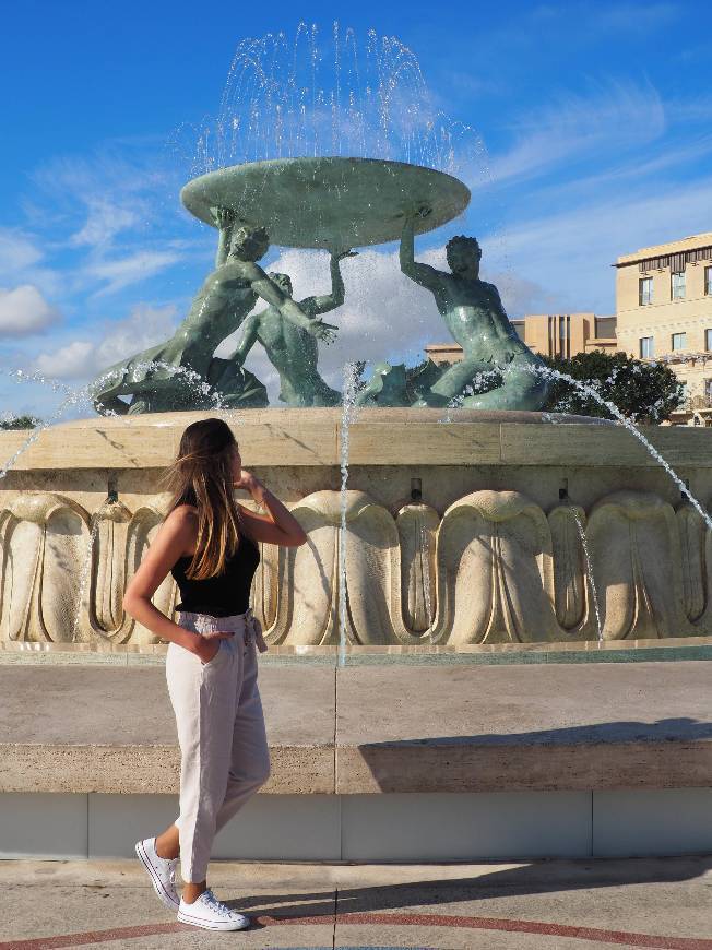 Lugar Triton Fountain