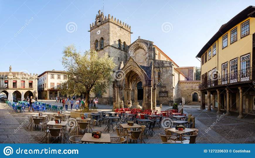 Place Largo da Oliveira