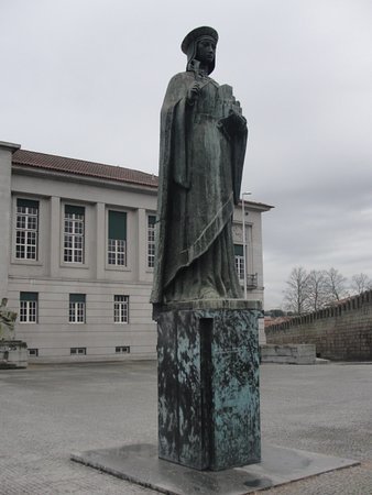 Lugar Estátua da Condessa Mumadona Dias