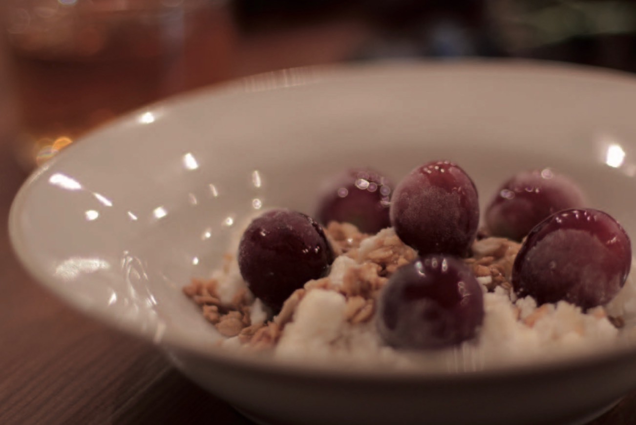 Moda Uvas Geladas, Requeijão, Muesli e Mel