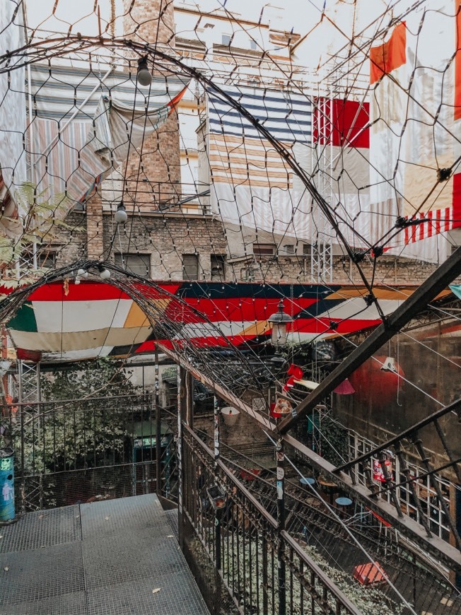 Lugar Szimpla Kert