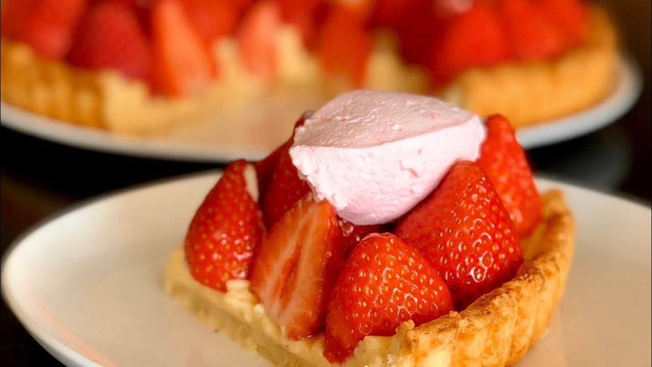 Fashion Tarta de crema con fresas y rosas Jordi Cruz 