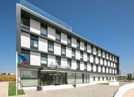 Place Oporto Airport & Business Hotel