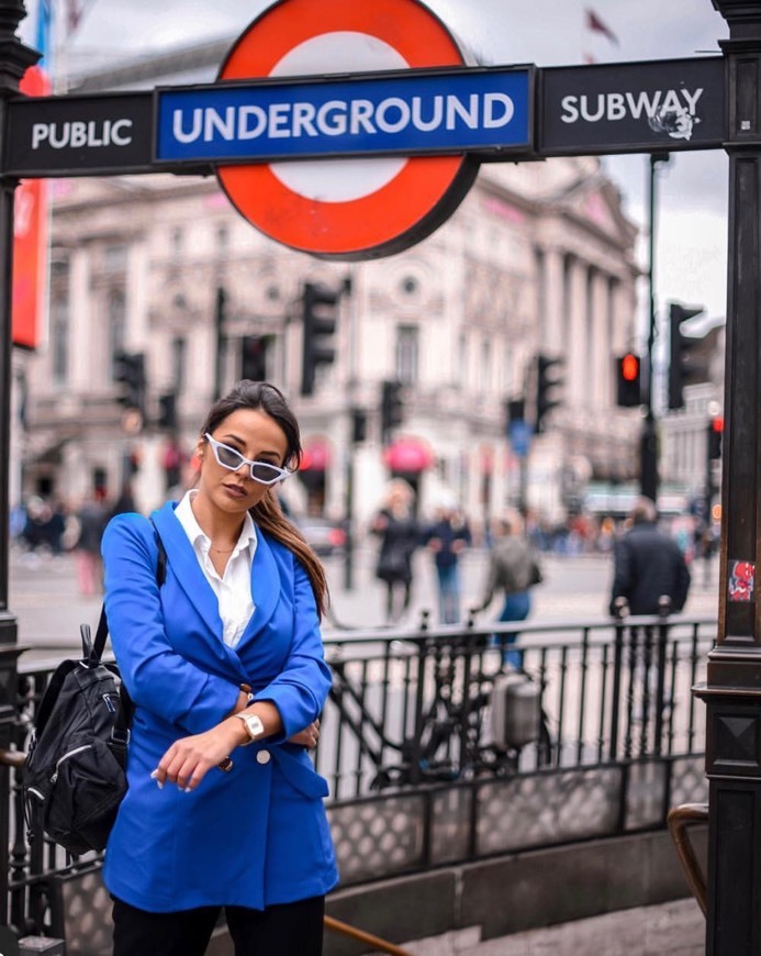 Lugar Piccadilly Circus