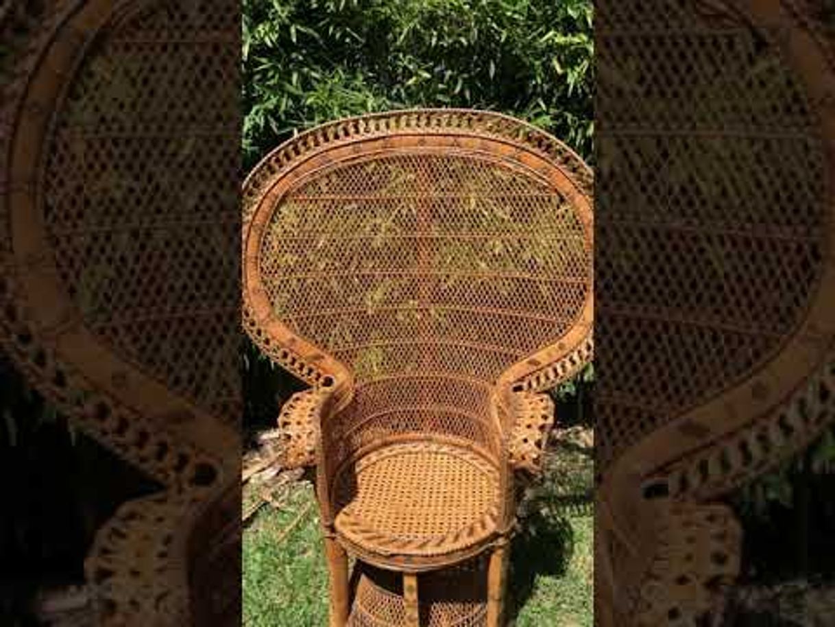 Moda Peacock Chair \ Cadeira Pavão Vintage em rattan e vime