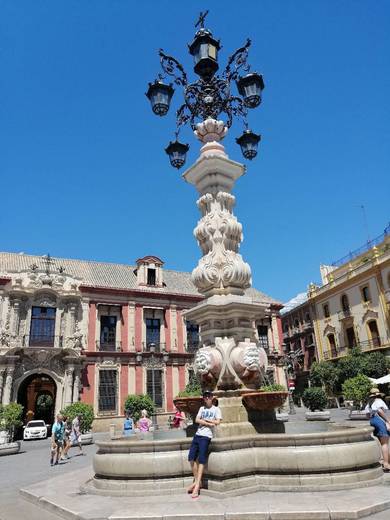 Plaza Virgen de los Reyes