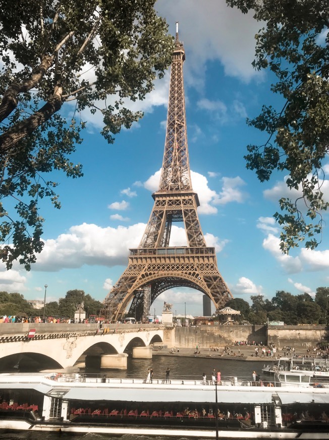 Place Torre Eiffel