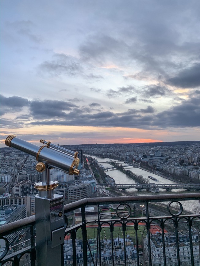 Place Tour Eiffel - Parc du Champ-de-Mars