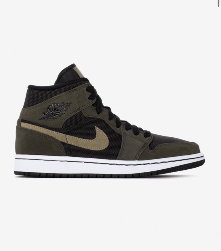 Products 
Sapatilhas Nike Air Jordan 1 MID SE