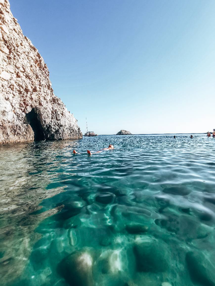 Place Tsigrado Beach, Milos