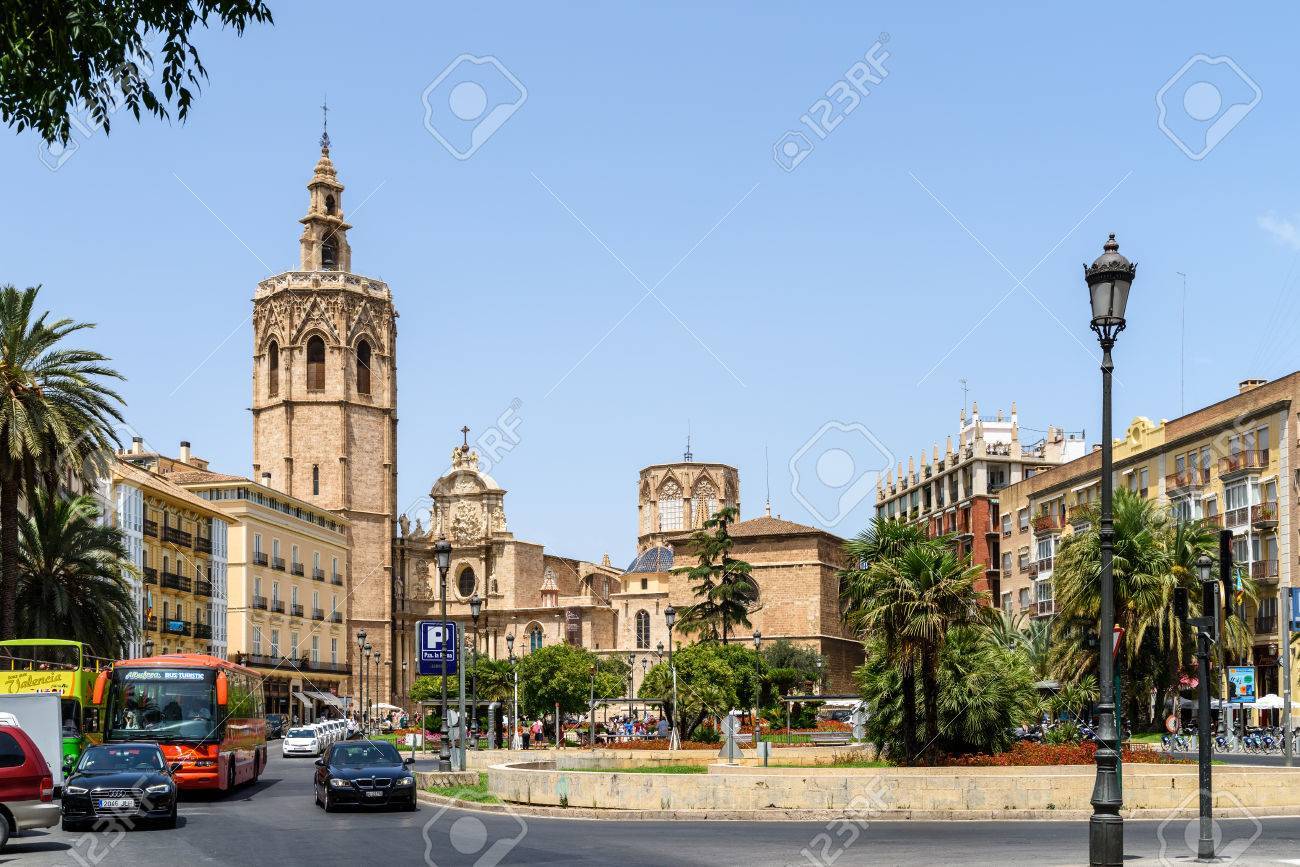 Place Plaza de la Reina