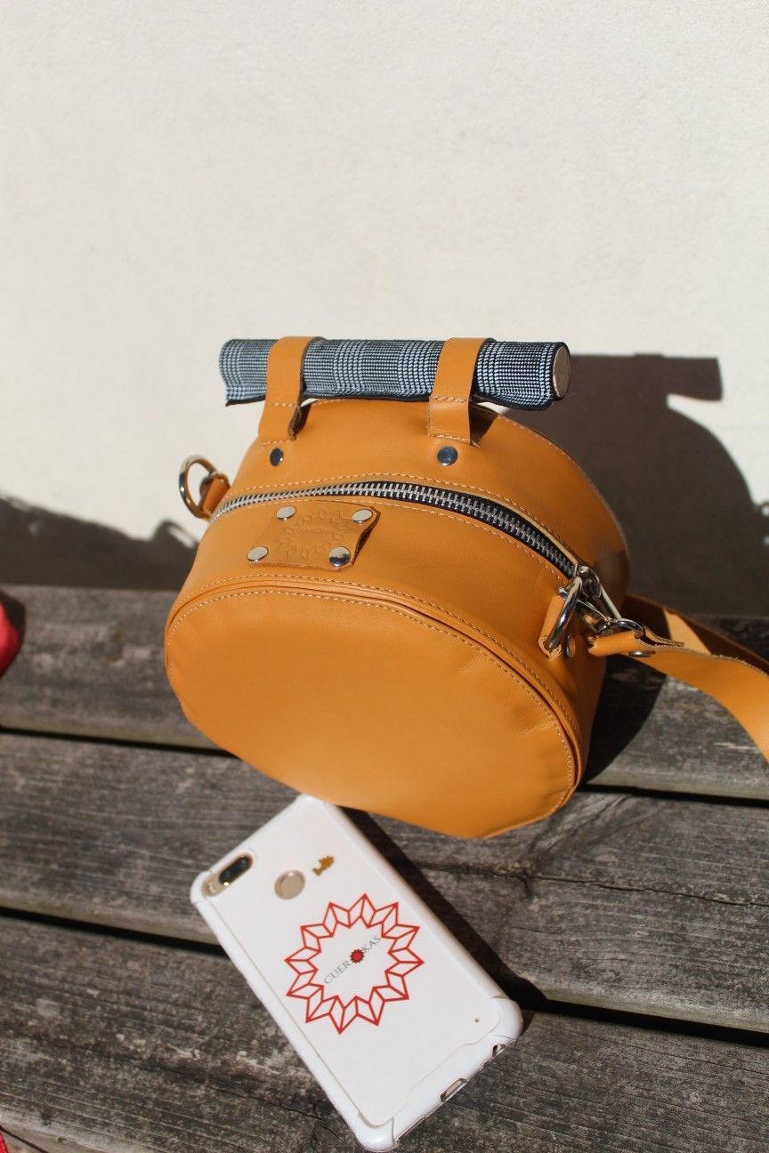 CUEROKAS ® Bolsos de artesanía en piel sostenible