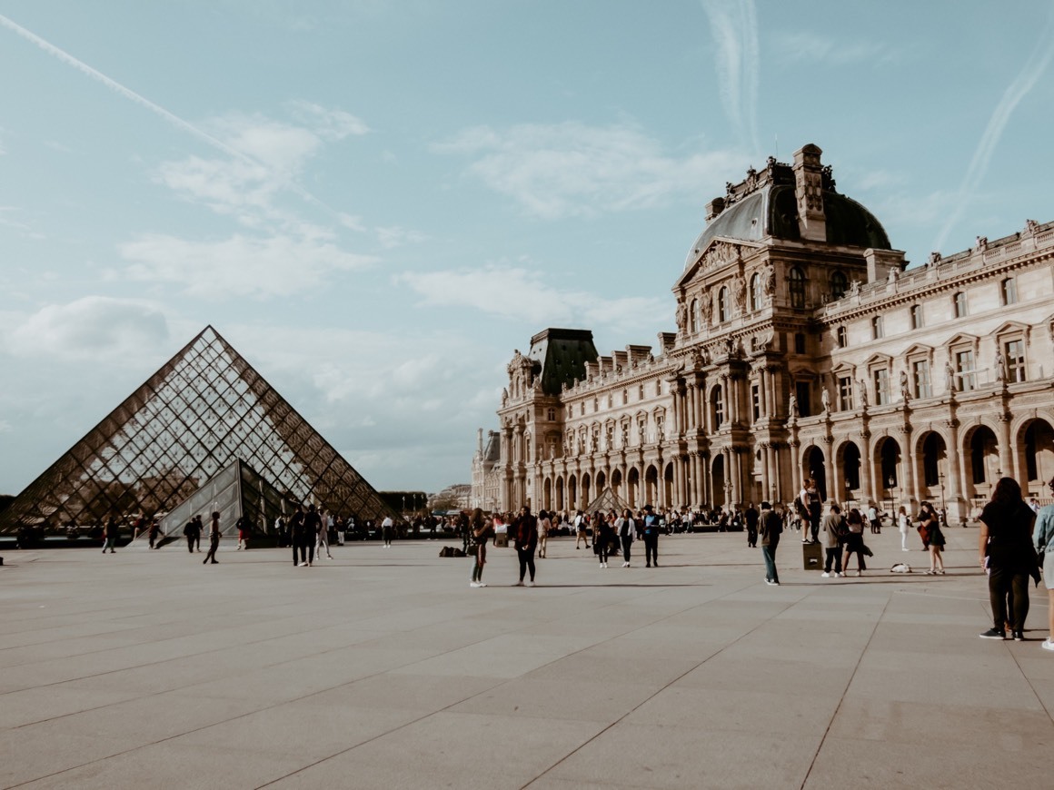 Place Museo del Louvre