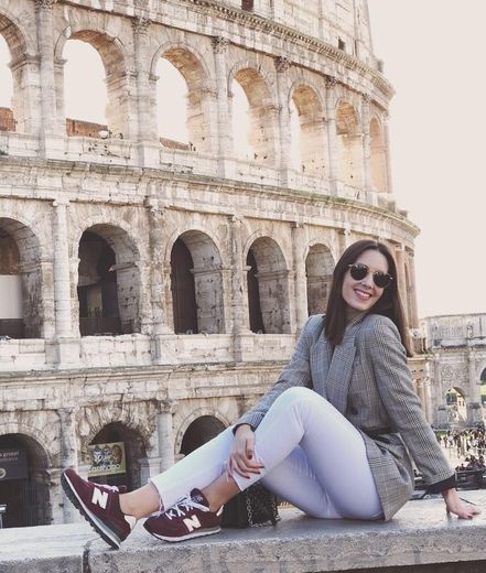 Lugar Coliseo de Roma