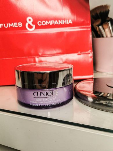 Clinique take the day off