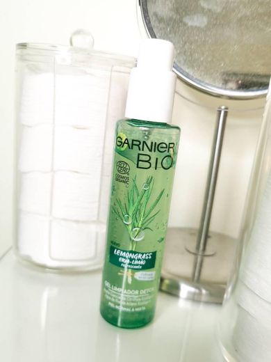 Garnier BIO Gel Limpiador Detox Lemongrass con Agua de Flor de Aciano