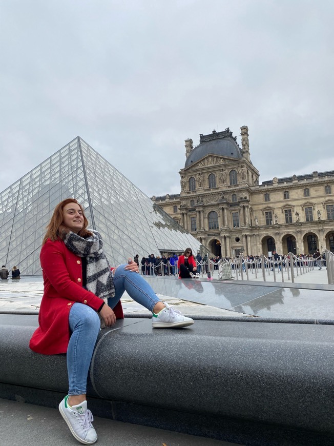 Lugar Pyramide du Louvre