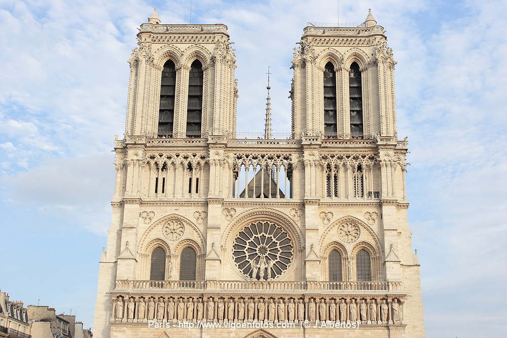 Place Catedral de Notre Dame