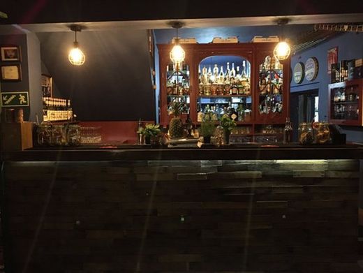 SETRA Urban & Cocktail Bar