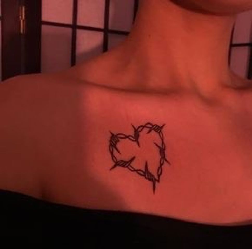 Corazón con alambres 