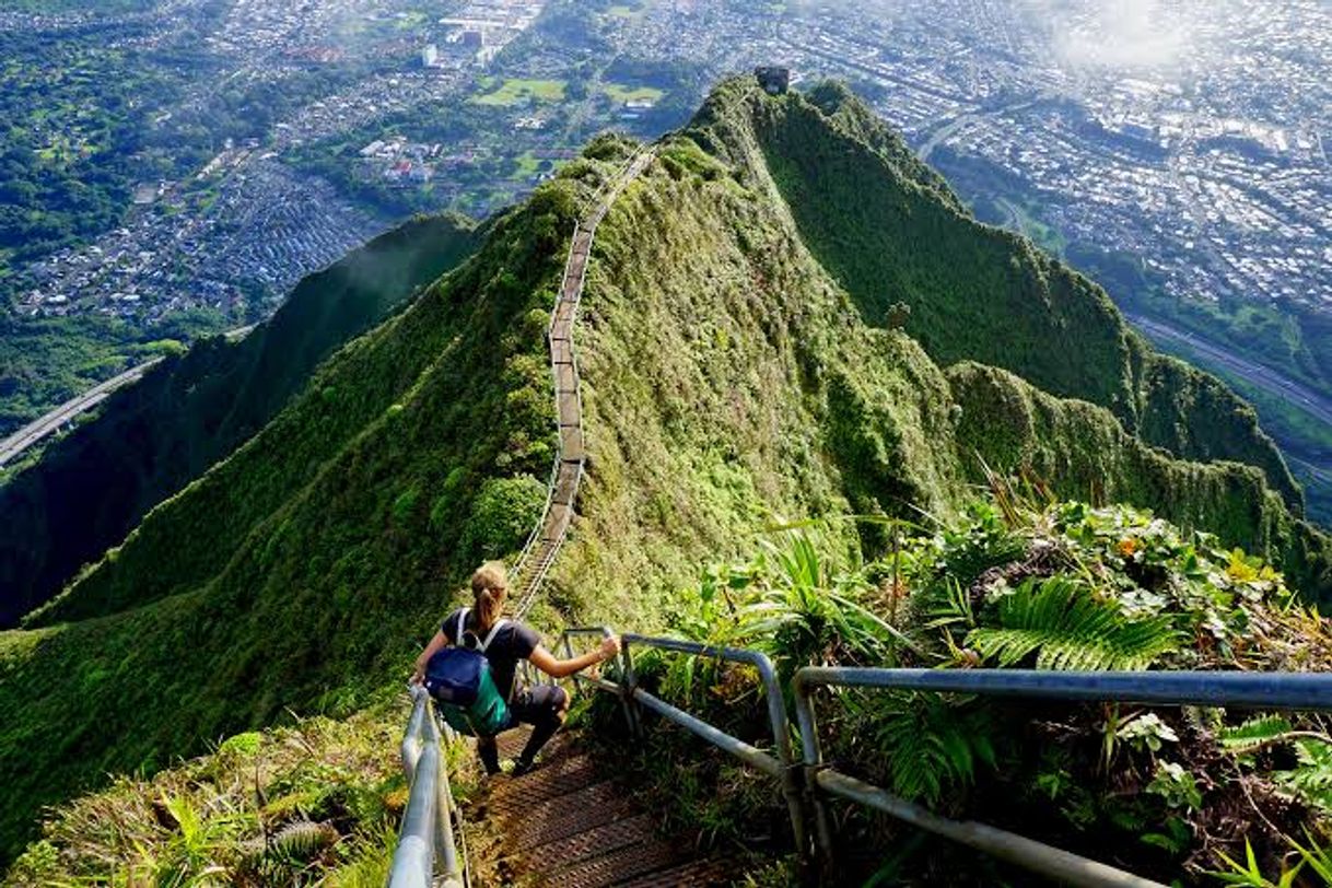 Fashion Haiku Stairs📍Hawaii