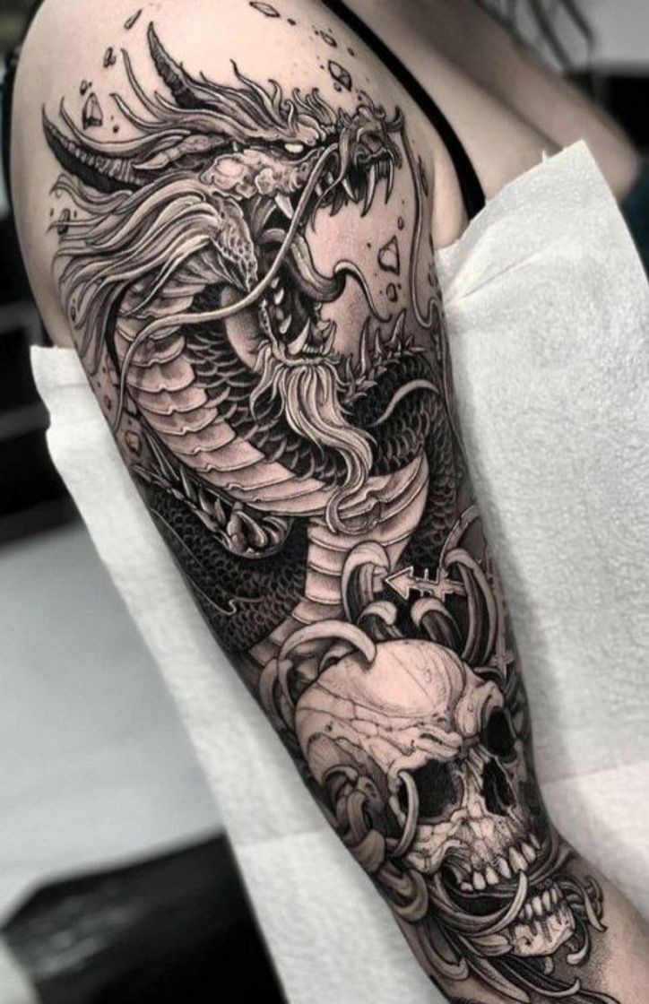 Moda Tatuagem Dragão no braço