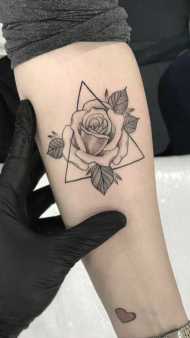 Fashion Tatuagem de rosa🌹💖