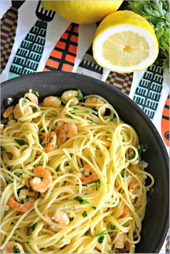 Linguini com miolo de camarão 