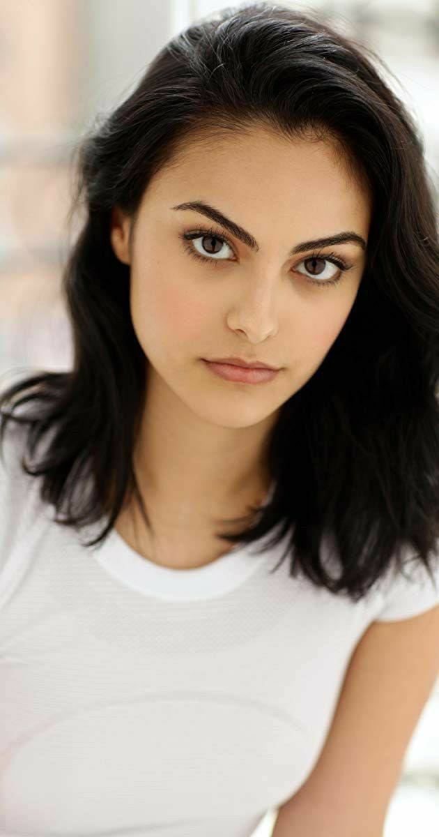 Fashion Camila Mendes