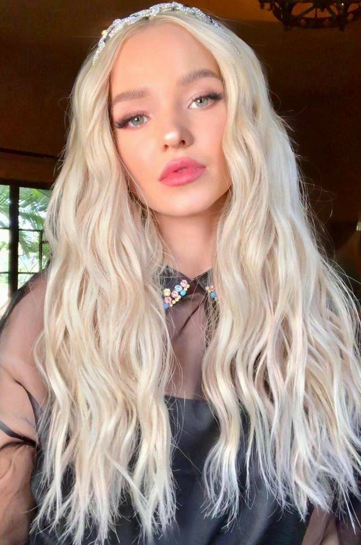 Moda Dove Cameron