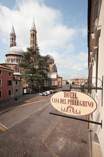 Hotel Casa Del Pellegrino Srl