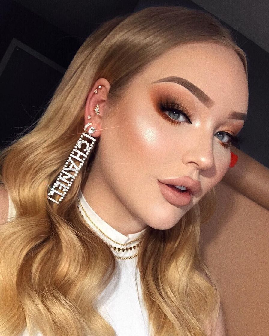 Social NikkieTutorials (@nikkietutorials) • Instagram photos and videos