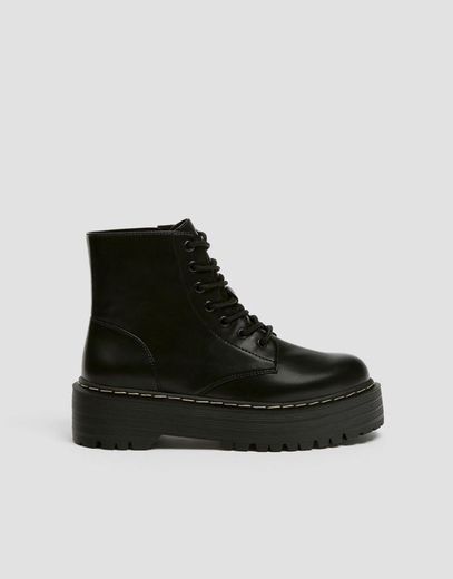 Bota de sola com volume em preto