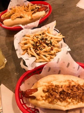 Restaurantes Frankie Hot Dogs