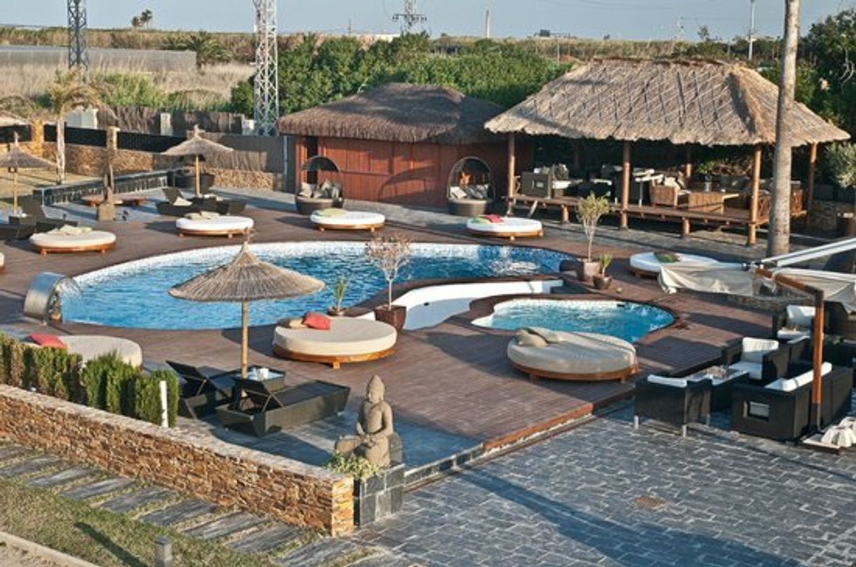 Wakaya Lounge