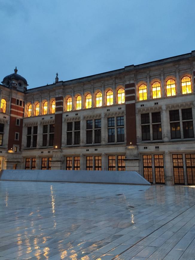 Place Museo de Victoria y Alberto