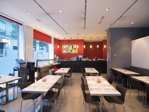 Place Petit Palace Triball