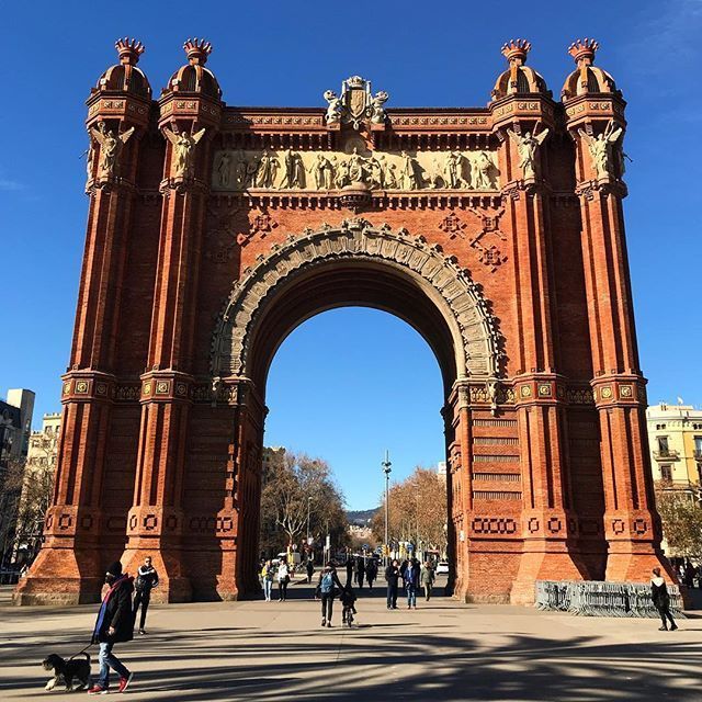 Place Arc de Triomf