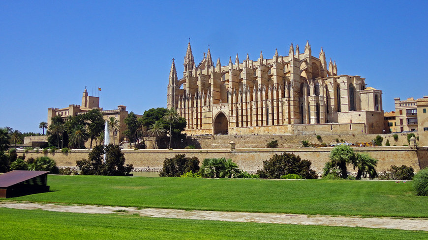 Place Catedral-Basílica de Santa María de Mallorca