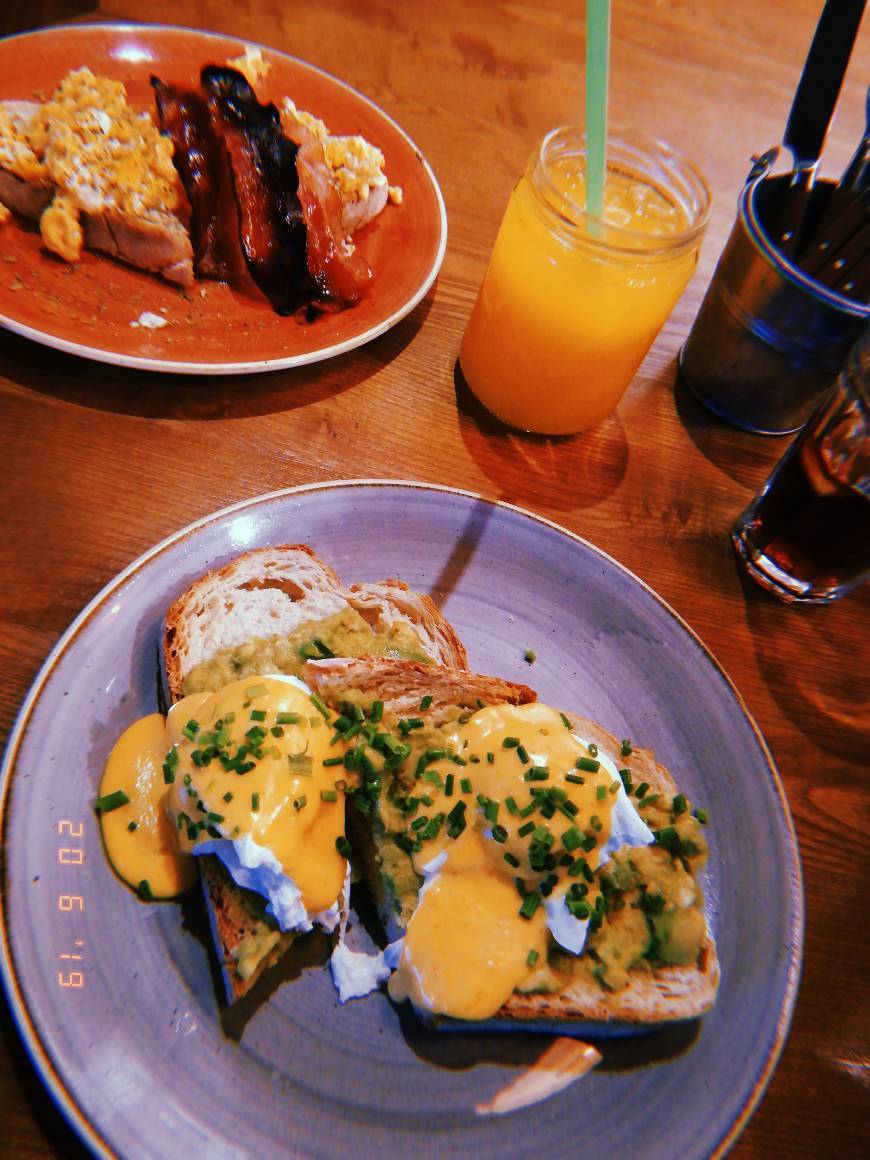 Zenith - Brunch & Cocktails Bar
