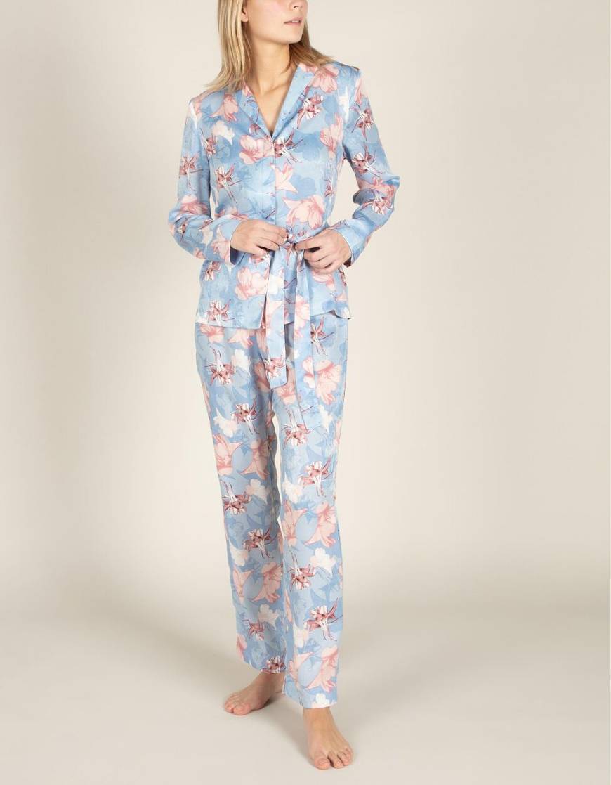 Producto Pijama acetinado florido 