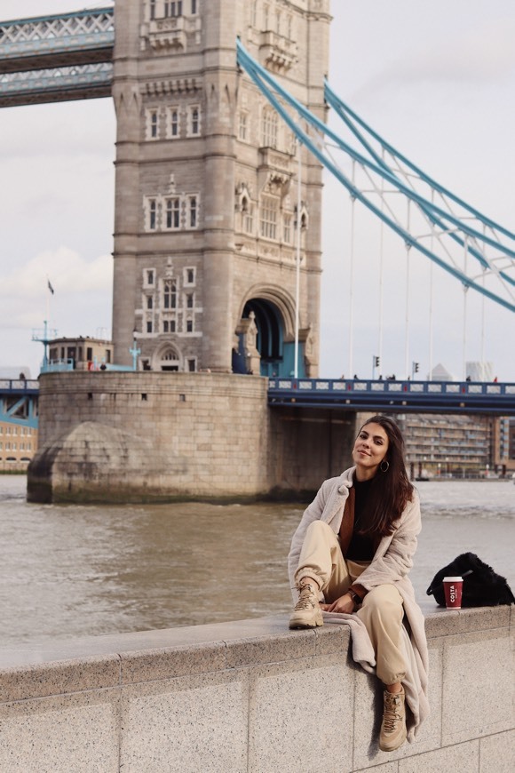 Place Tower Bridge