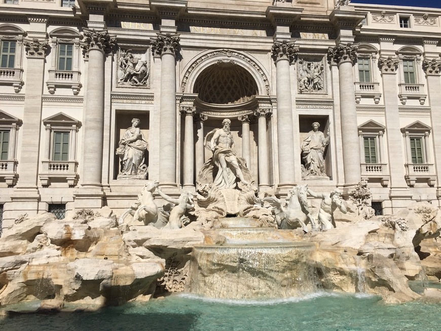 Place Fontana di Trevi