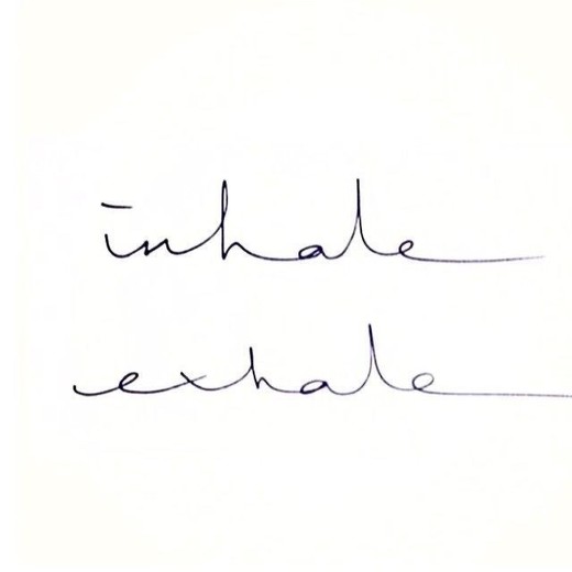 Tatuagem “Inhale, Exhale”