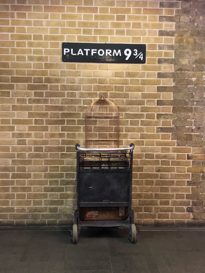 Place The Harry Potter Shop at Platform 9¾