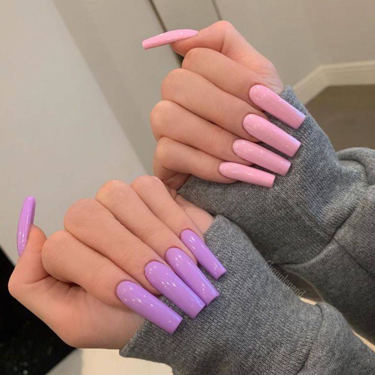 Moda Unhas roxas e rosa