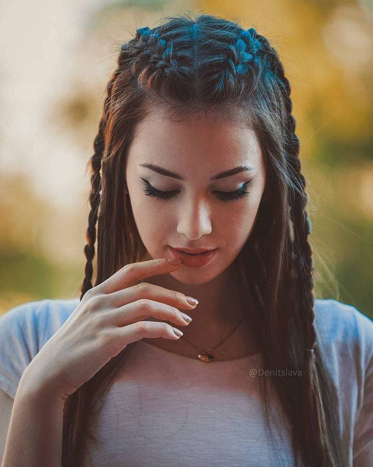 Fashion Hairstyle "Braid crown" 