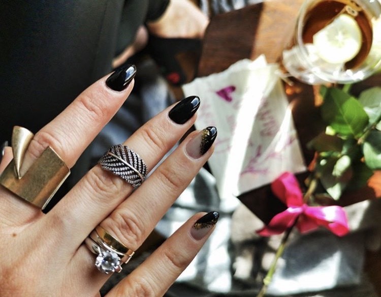 Fashion Black Nails 