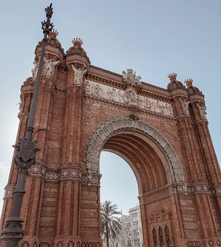 Place Arc de Triomf