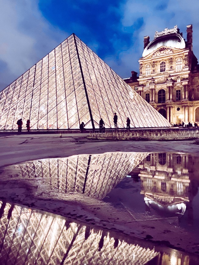 Place Museo del Louvre